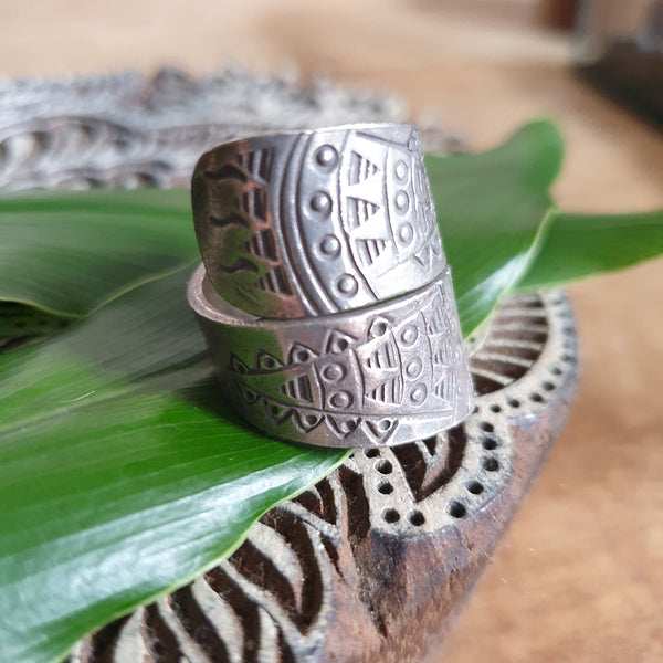 Basera is selling beautiful high quality silver rings online in Australia