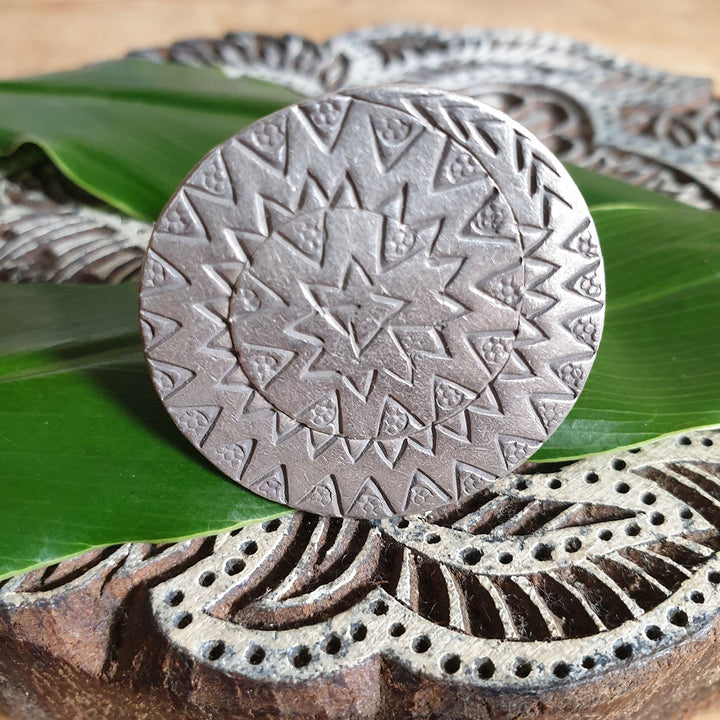 Basera is selling beautiful high quality silver rings online in Australia